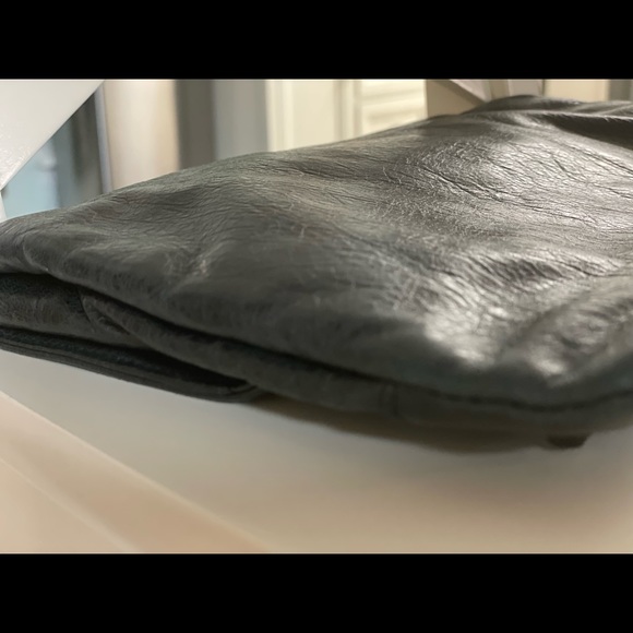 BALENCIAGA
Agneau Classic Hardware Envelope Clutch Black - Picture 5 of 6